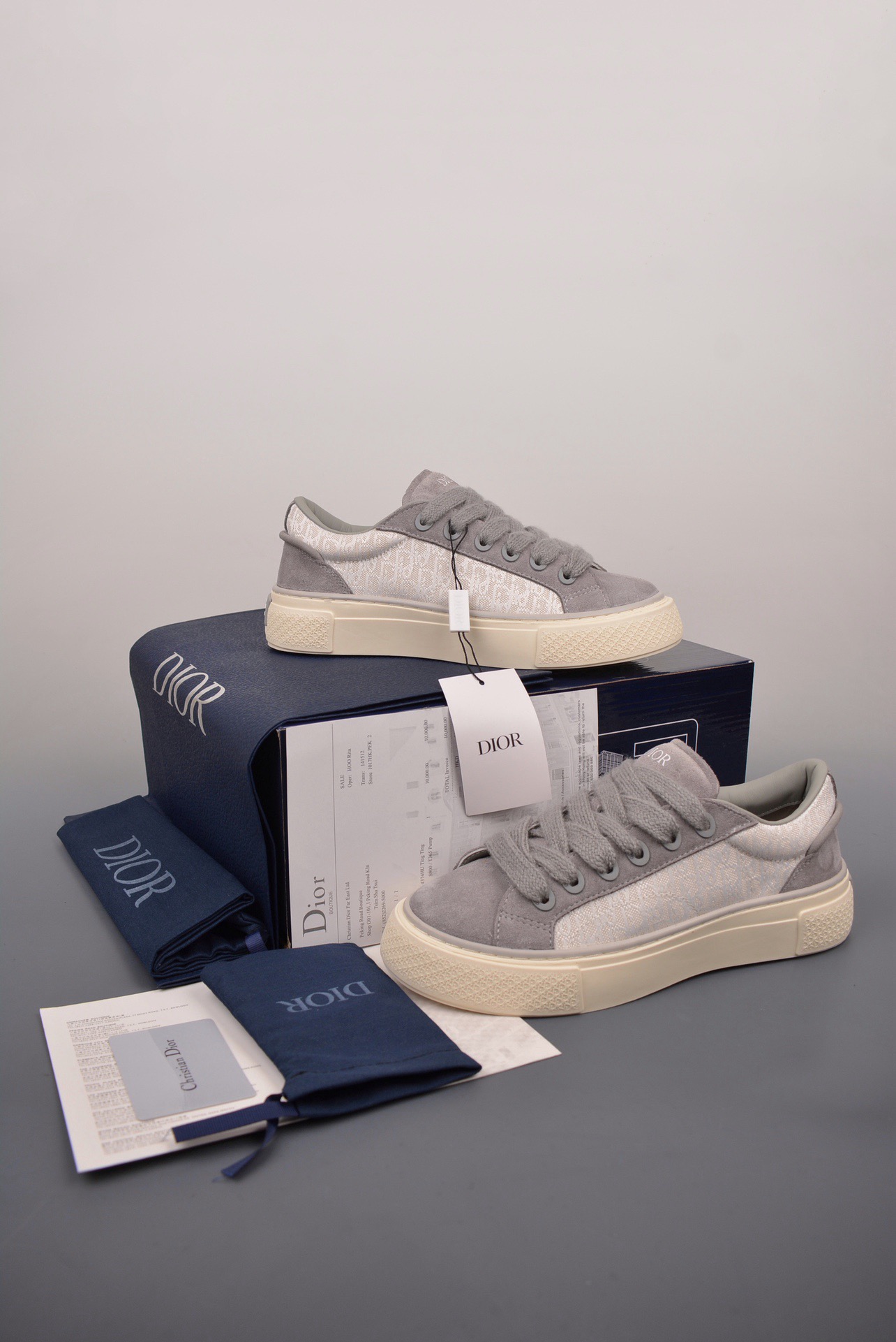 DR B33 SNEAKER
