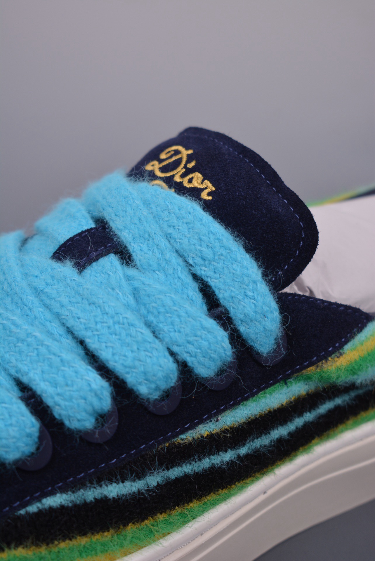 DR B33 SNEAKER