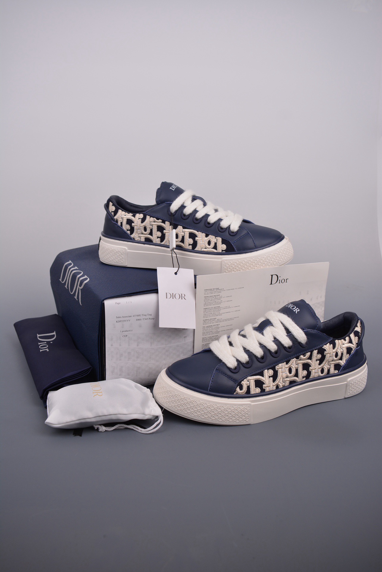 DR B33 SNEAKER