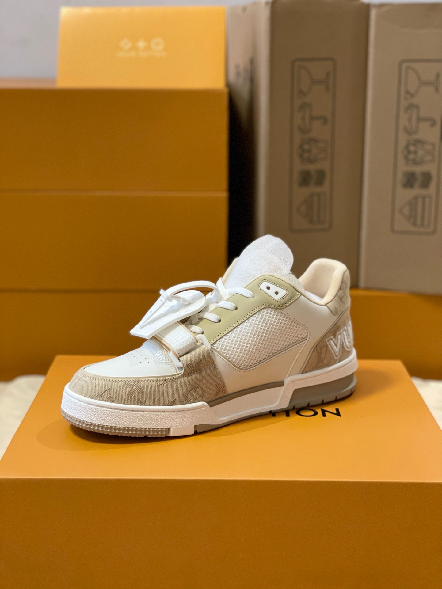 Loui Vuitto TRAINER SNEAKER