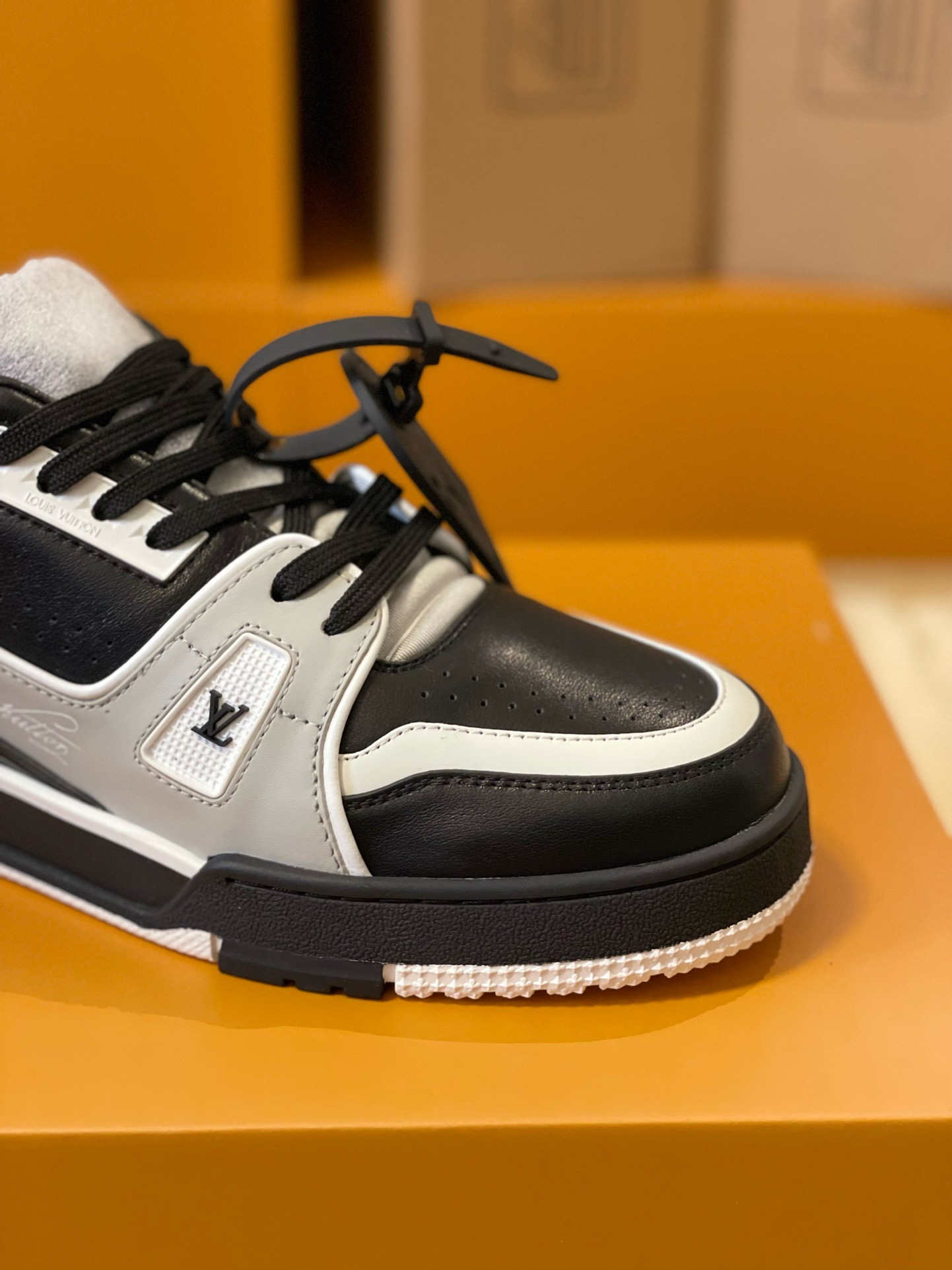 Loui Vuitto TRAINER SNEAKER