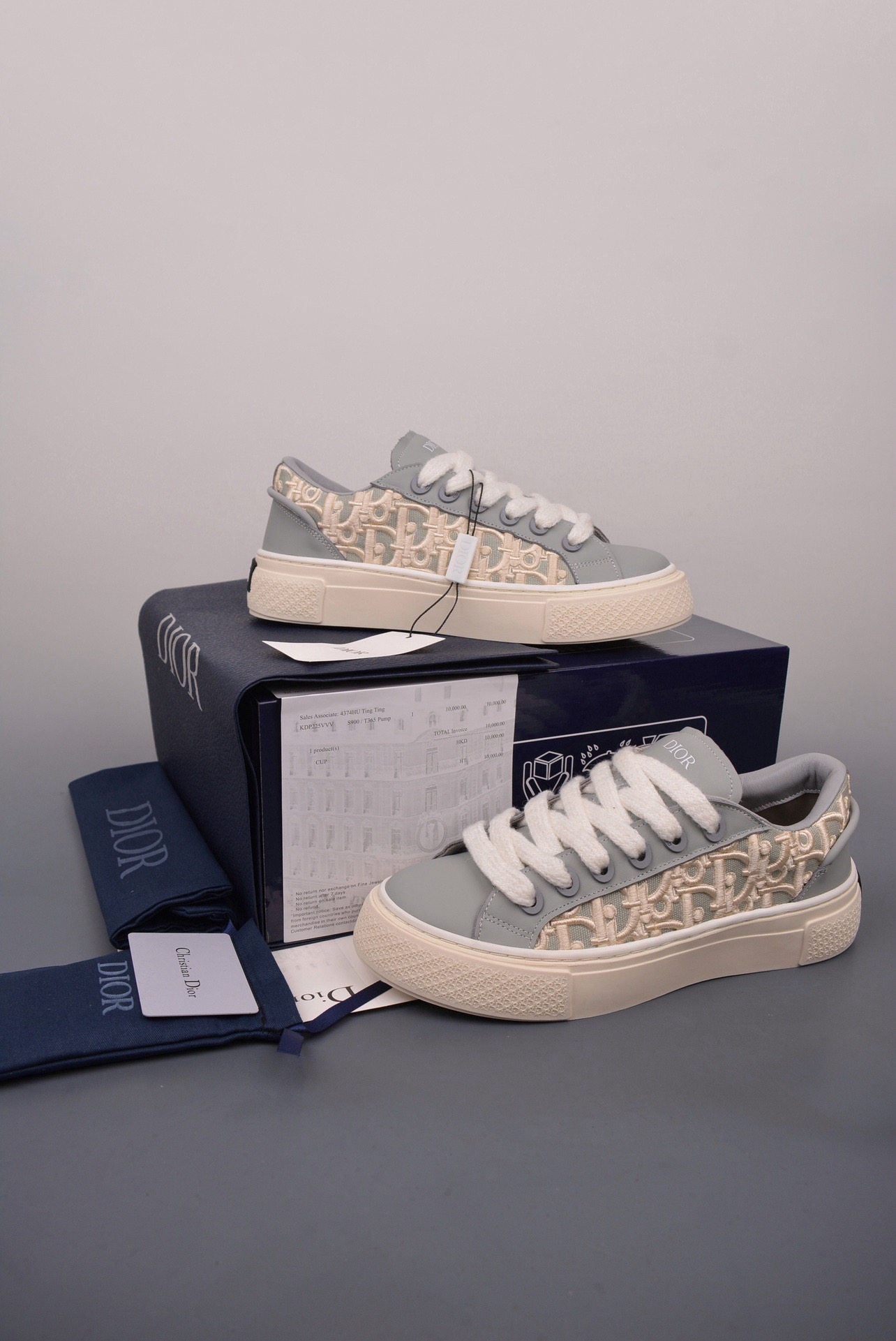 DR B33 SNEAKER