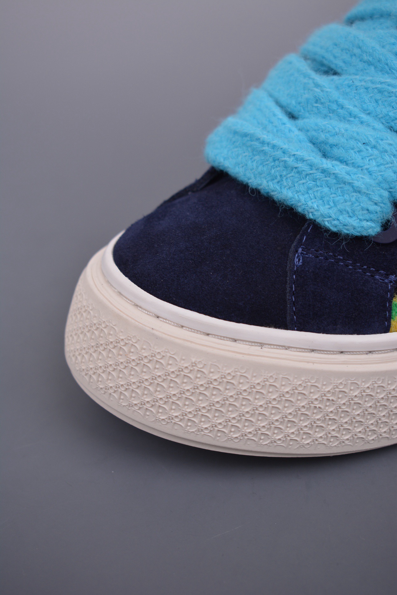 DR B33 SNEAKER