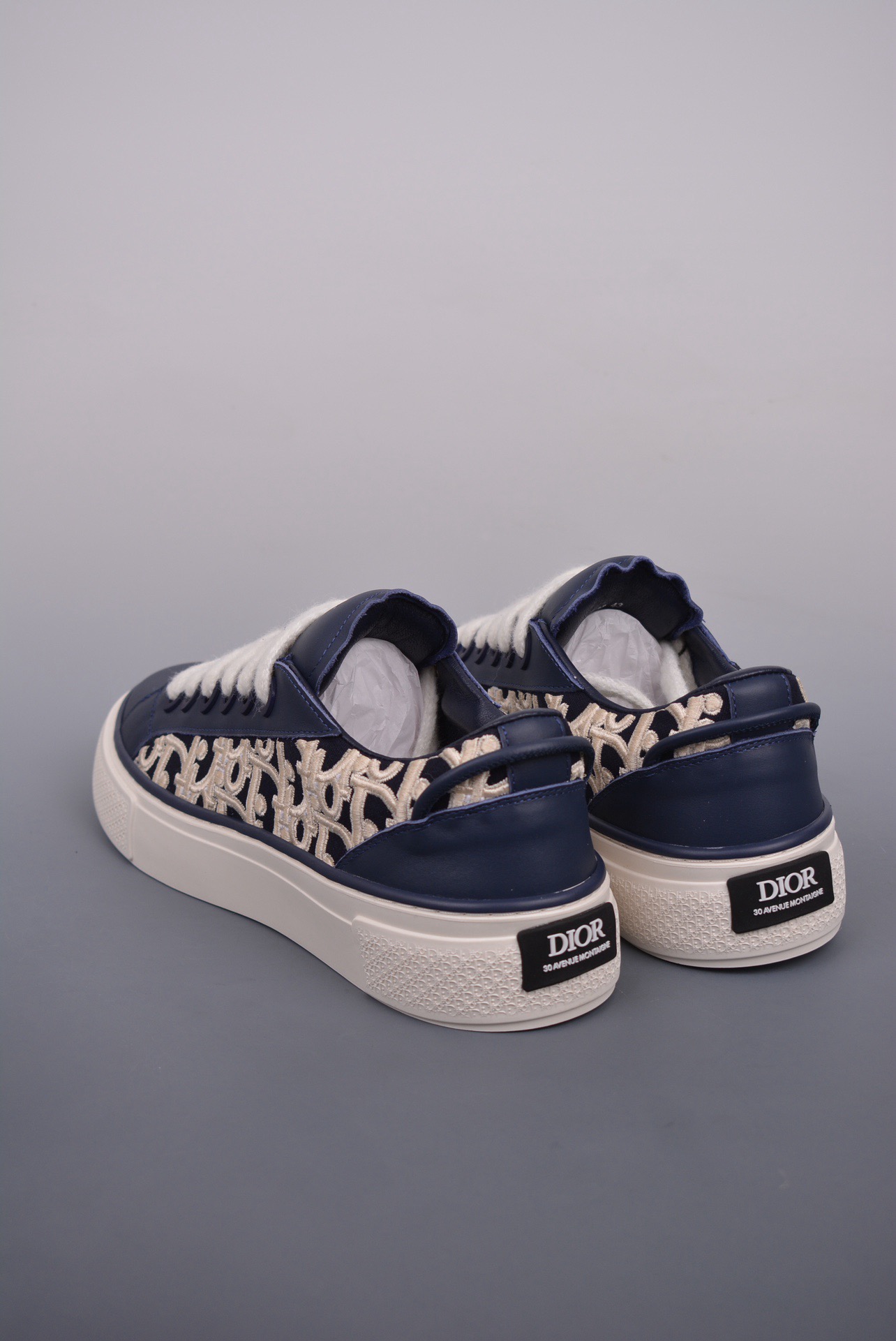 DR B33 SNEAKER