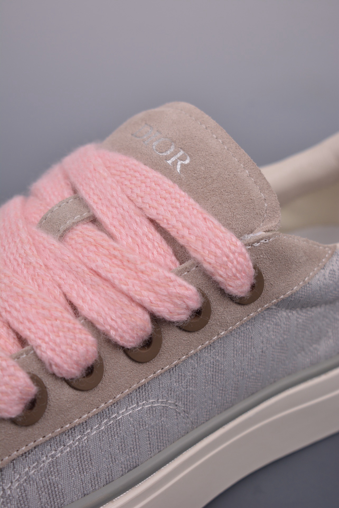 DR B33 SNEAKER