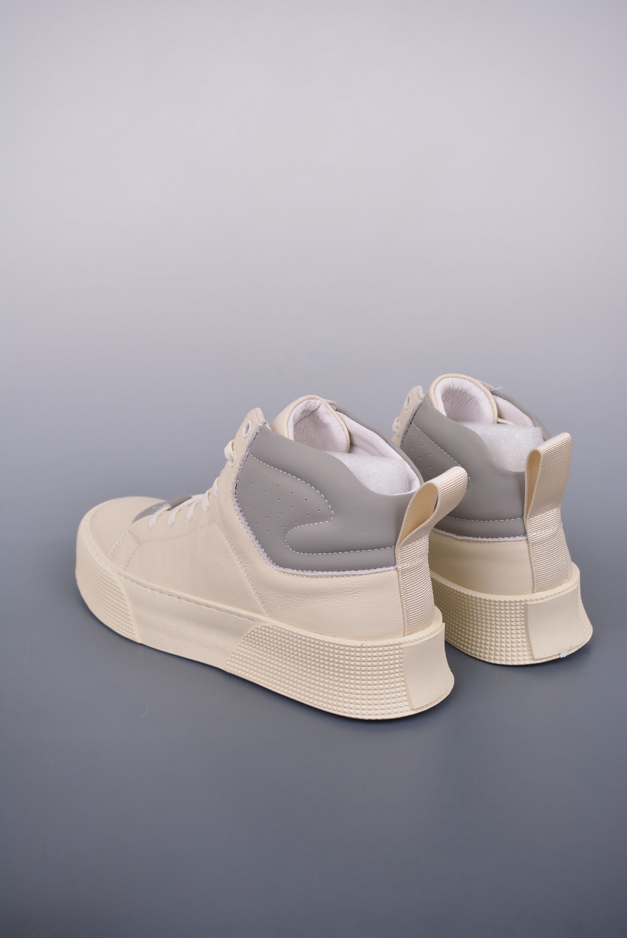 DR B33 SNEAKER