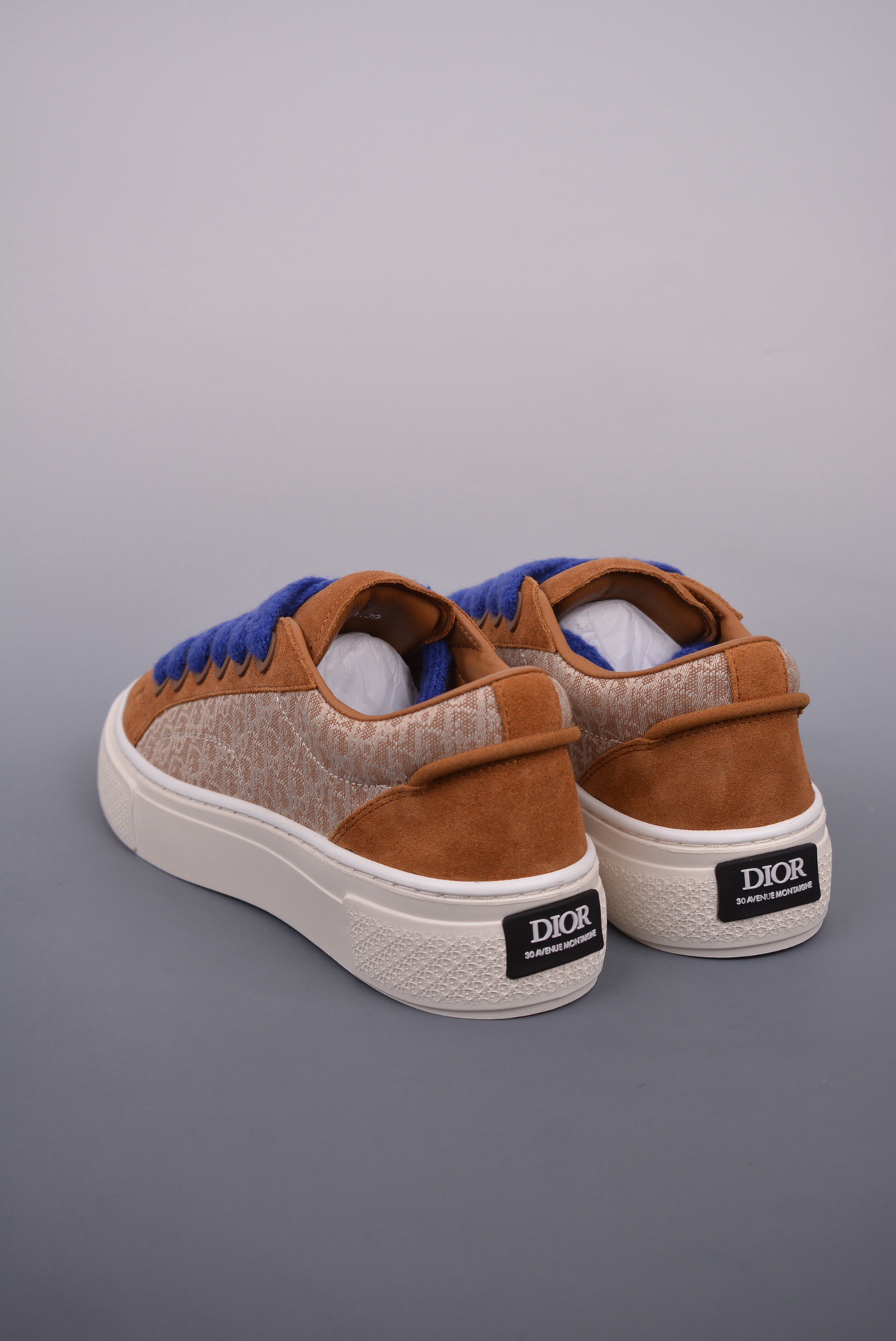 DR B33 SNEAKER