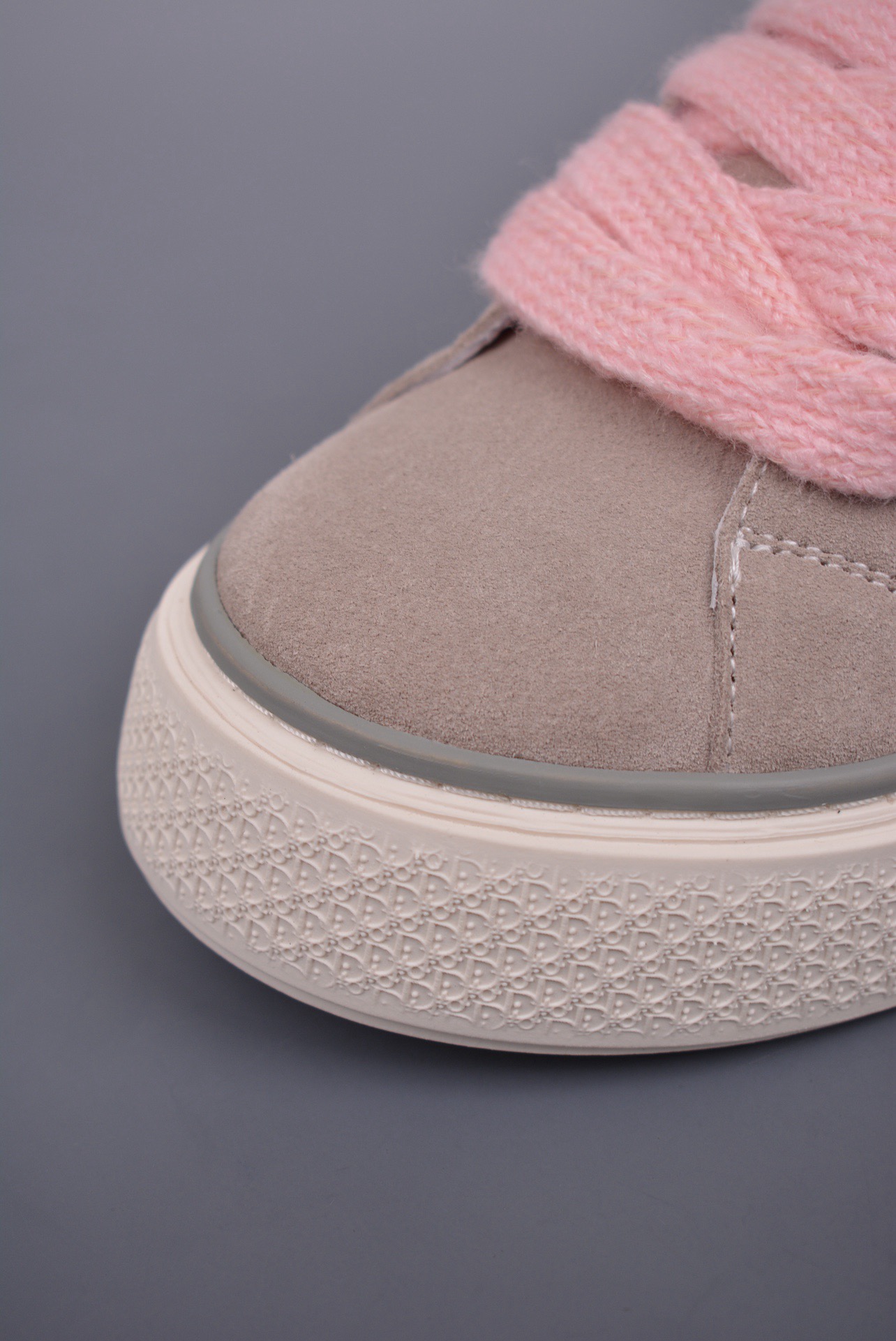 DR B33 SNEAKER
