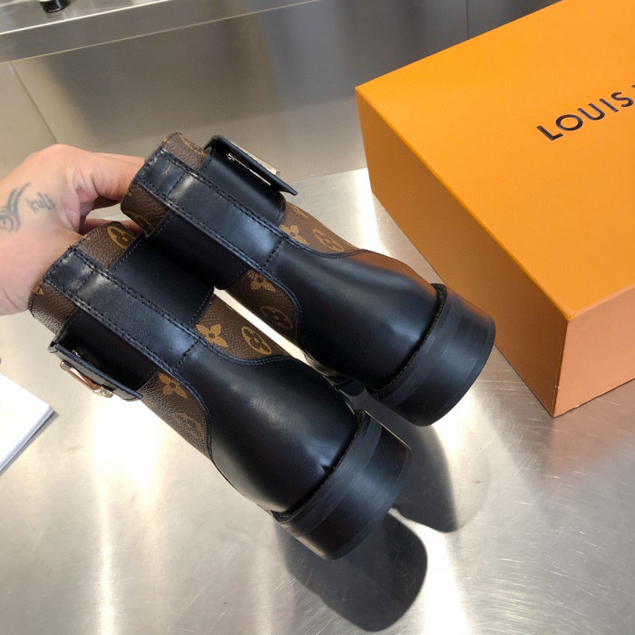 LOUS VUITO WONDERLAND FLAT RANGER BOOTS