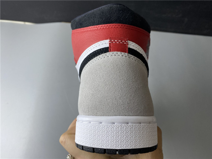 Air Jordan 1 High OG “Light Smoke Grey” 555088-126