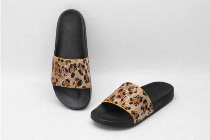 G*u*i slippers leopard print