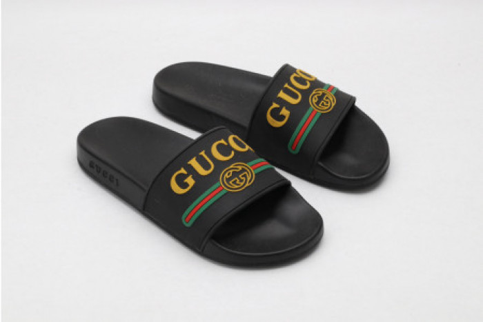 G*u*i slippers