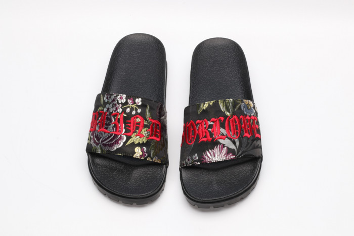 G*u*i slippers