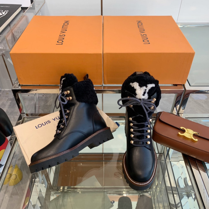 LOUS VUITO BOOTS