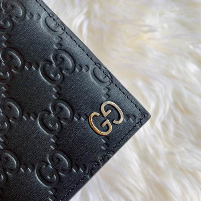 G*u*i wallet 473916 11*9