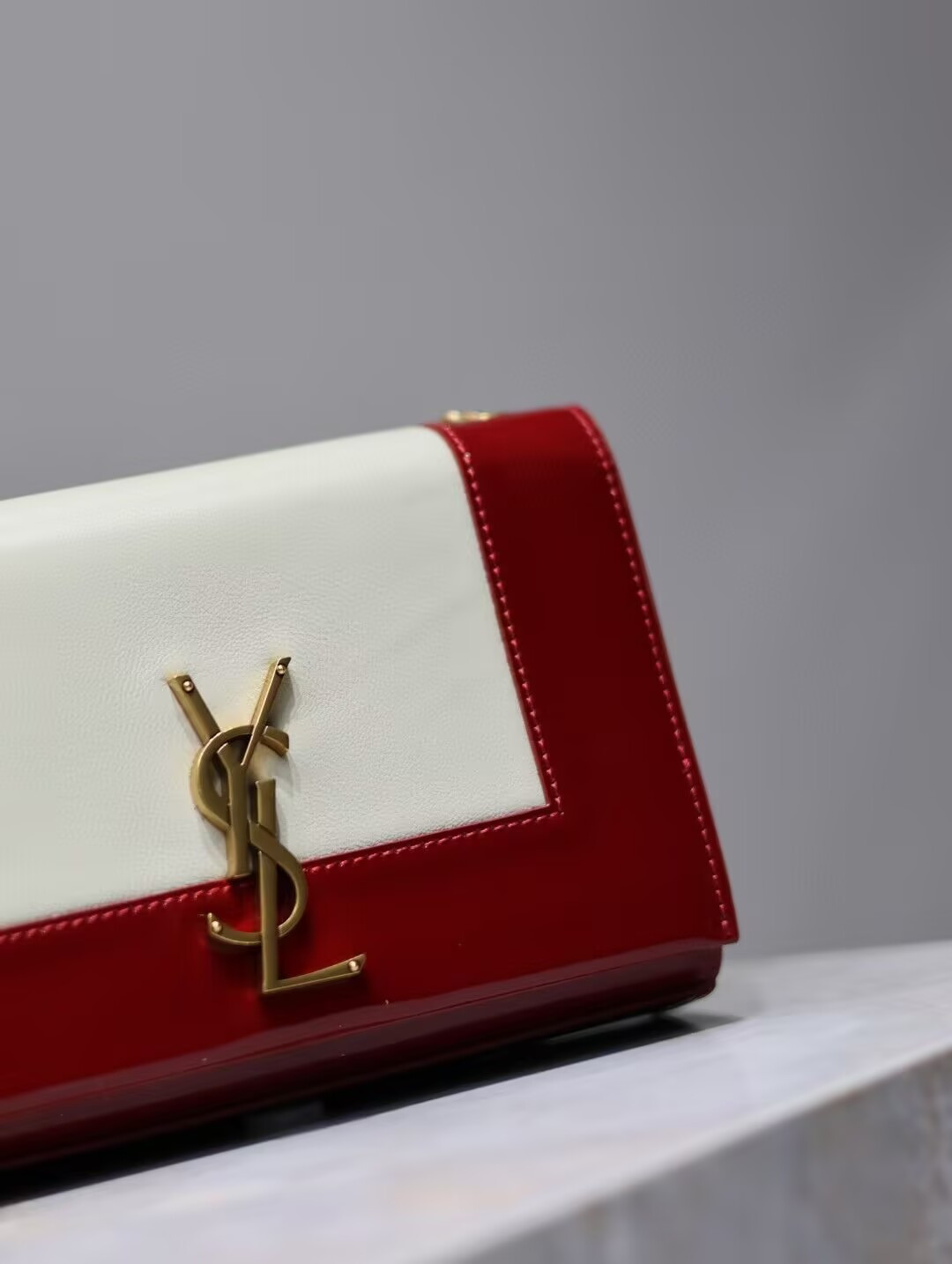 Y51 KATE Nappa Patent Calfskin Two-Toned 20x13.5x6cm