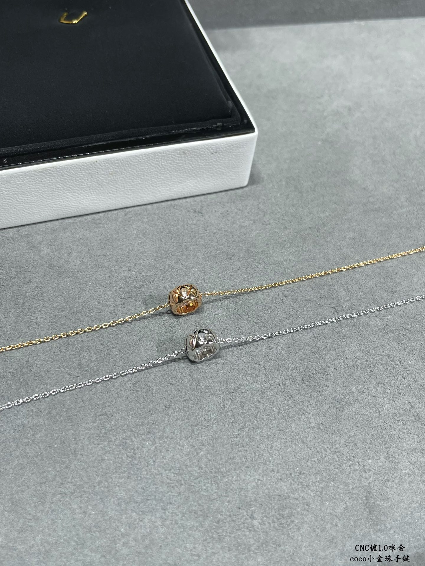 Ch**el Carved D1am0nd-shaped gold bead Bracelet