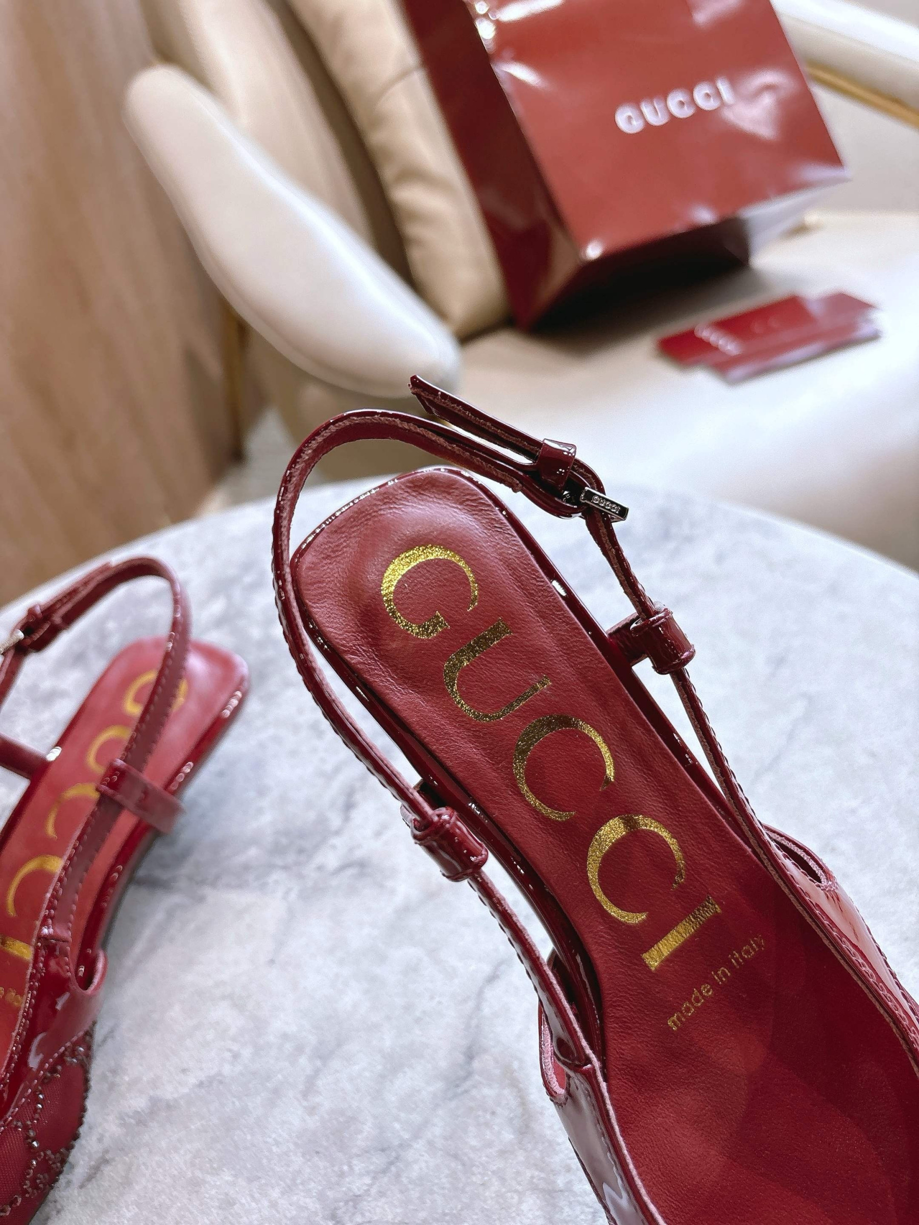 UA Gvc*1 GG Slingback