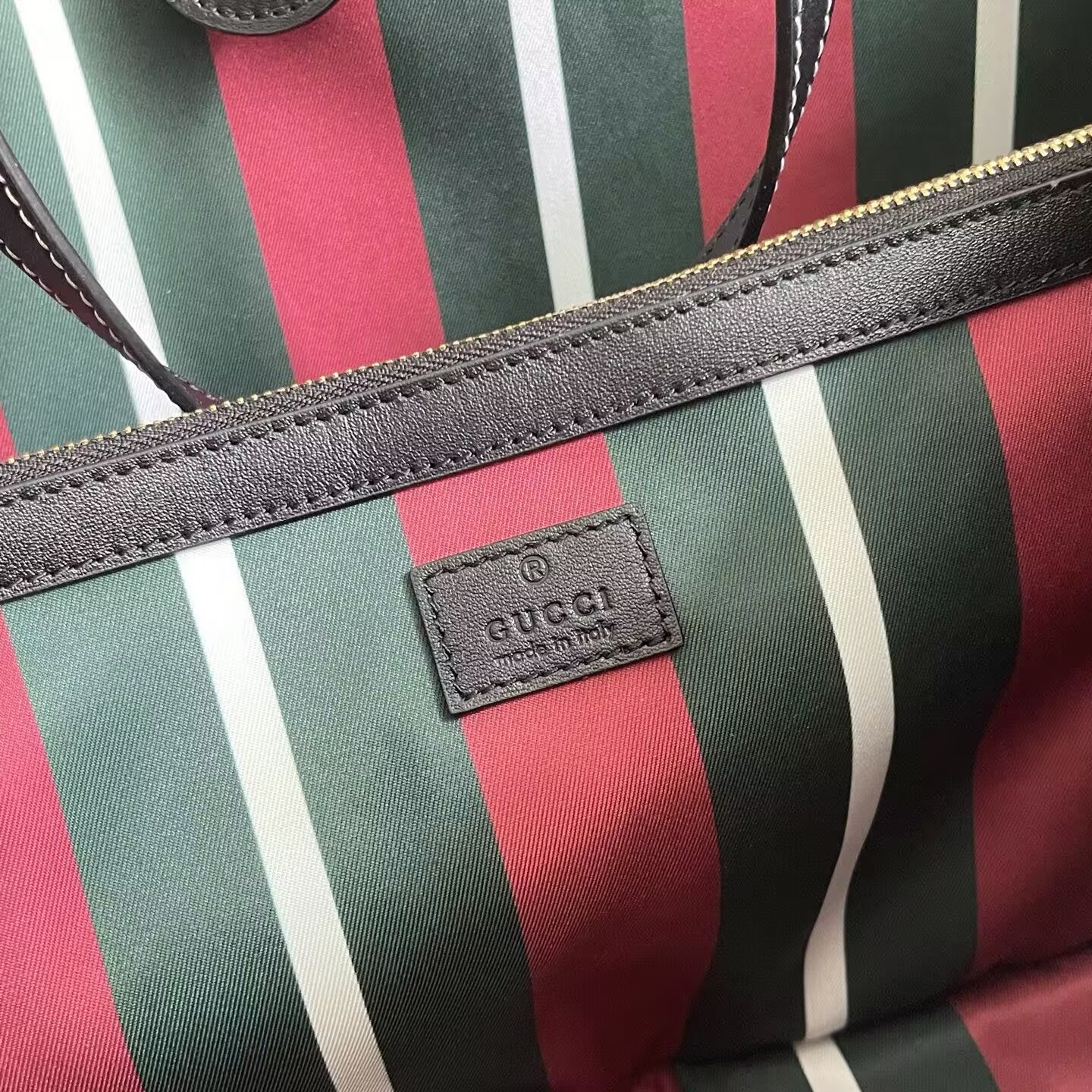 Gucci GG Emblem Large Tote Bag 38x25x15cm