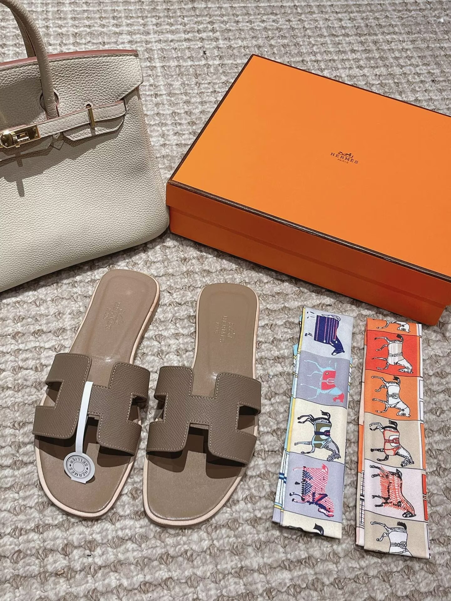 UA Hermès Oran Sandal