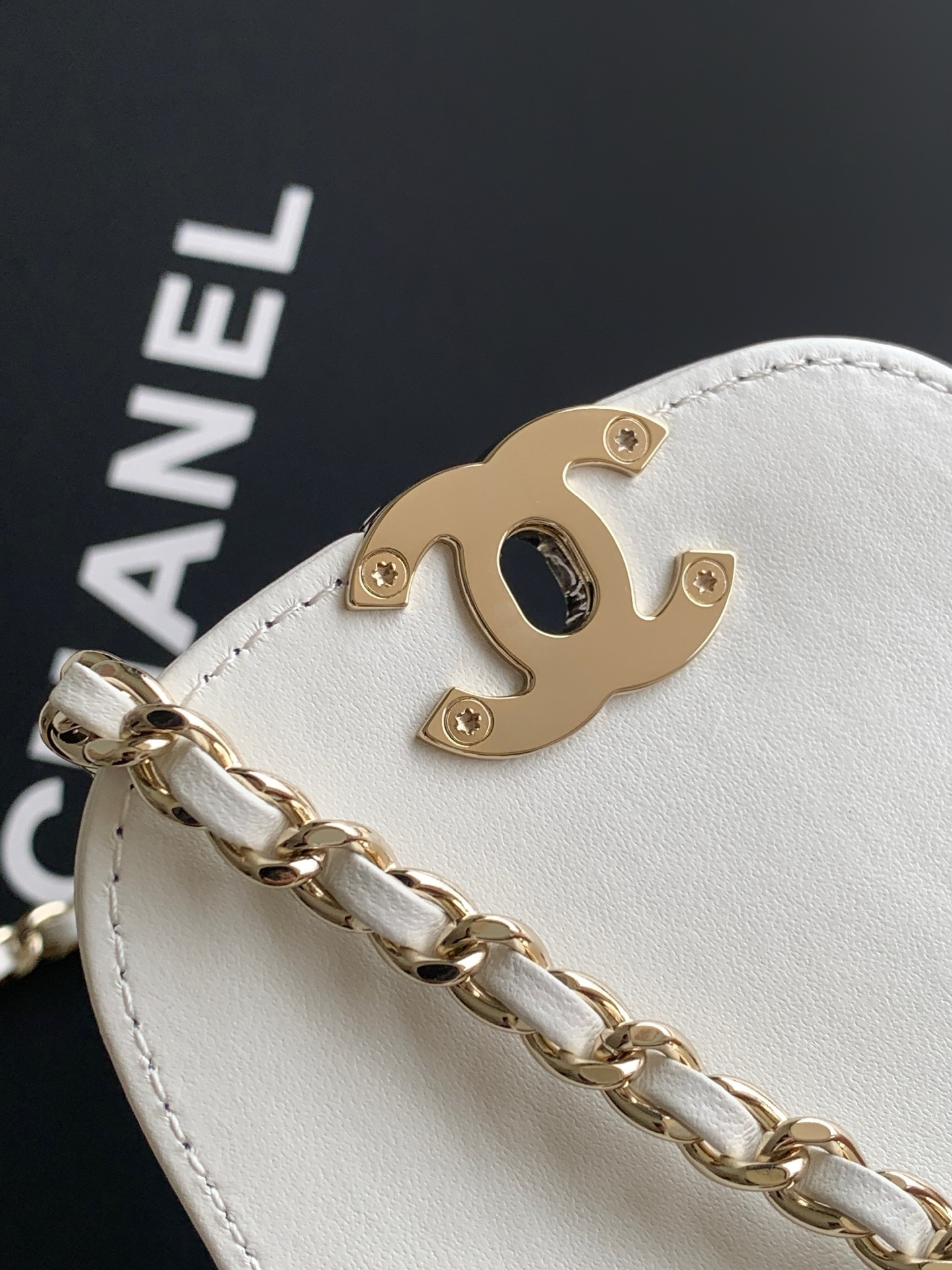 Chanel Kelly AS4416 19x13x7cm