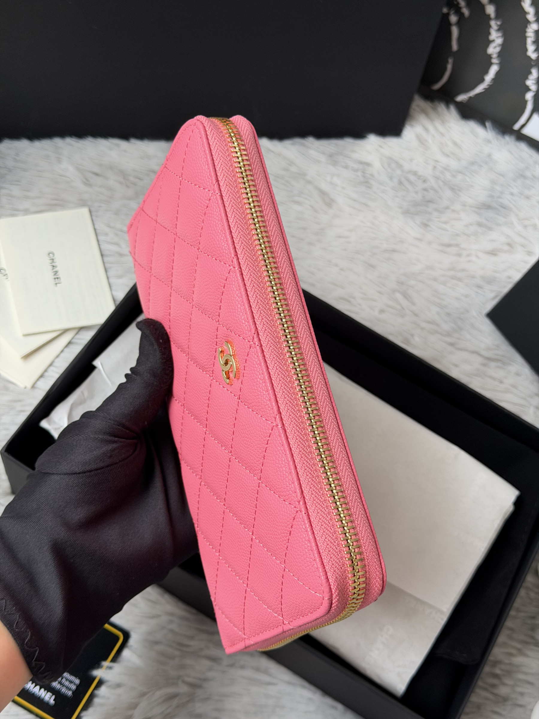 Ch**el zip around wallet 80758 10x19x3cm