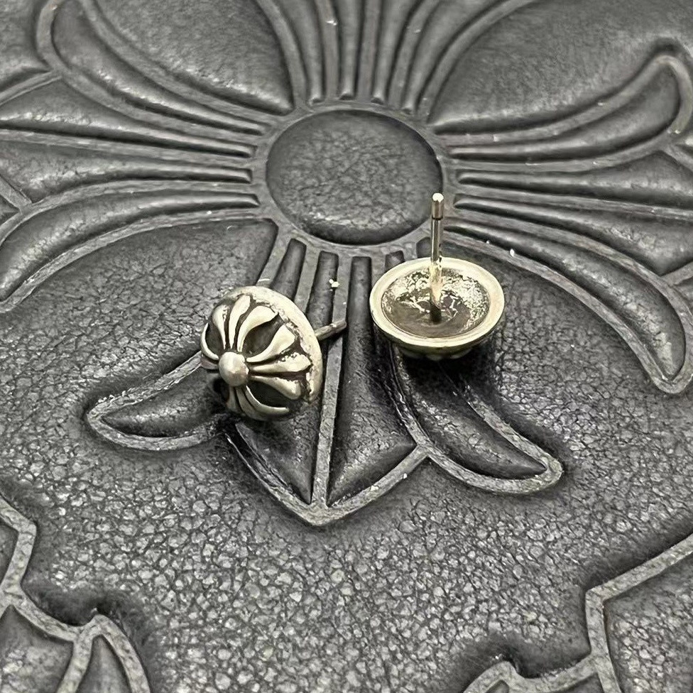 Ch*0me He**ts Earrings