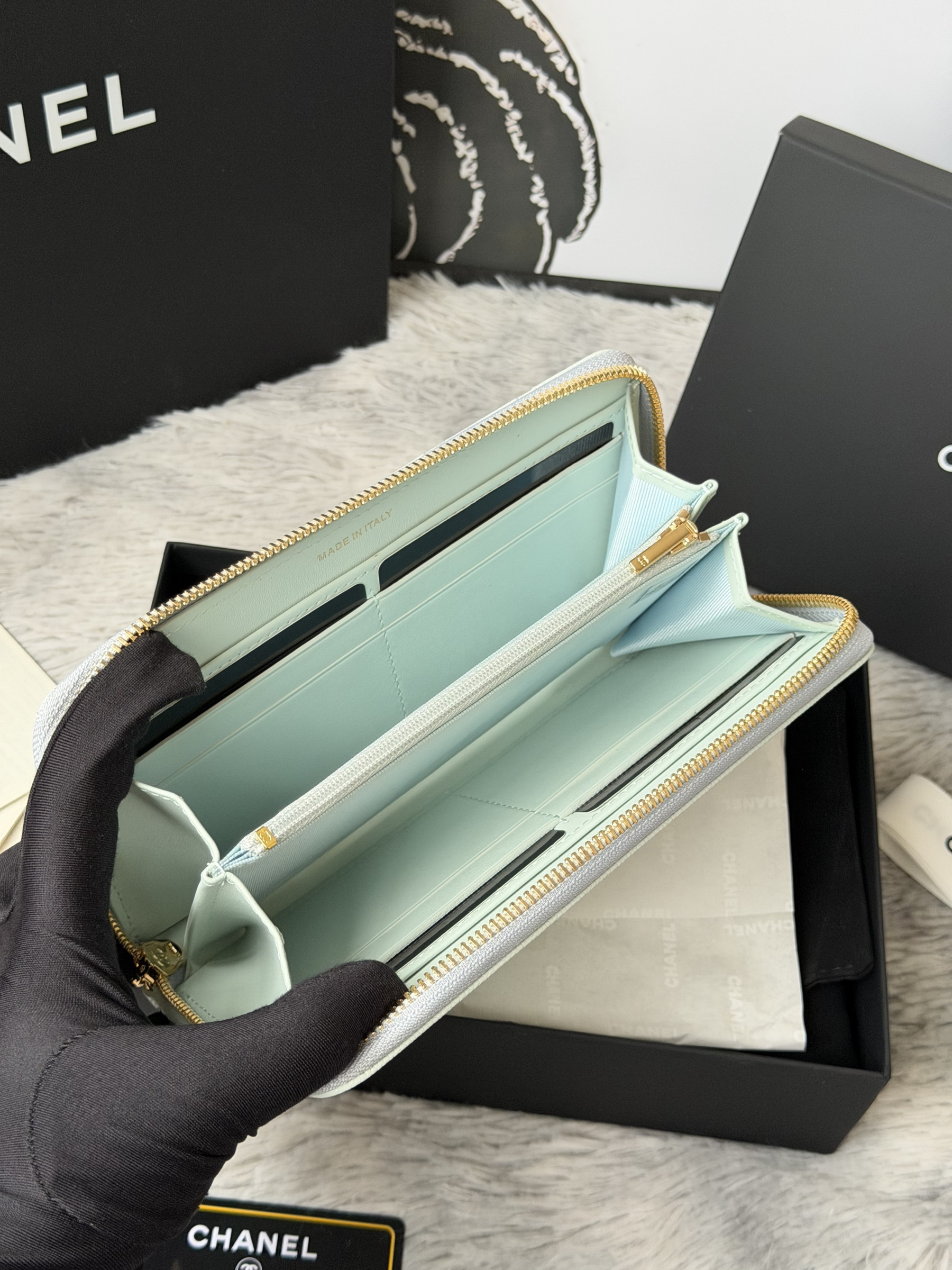 Ch**el zip around wallet 80758 10x19x3cm