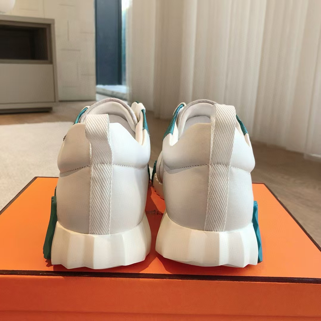 UA H**me5 Bouncing Sneaker