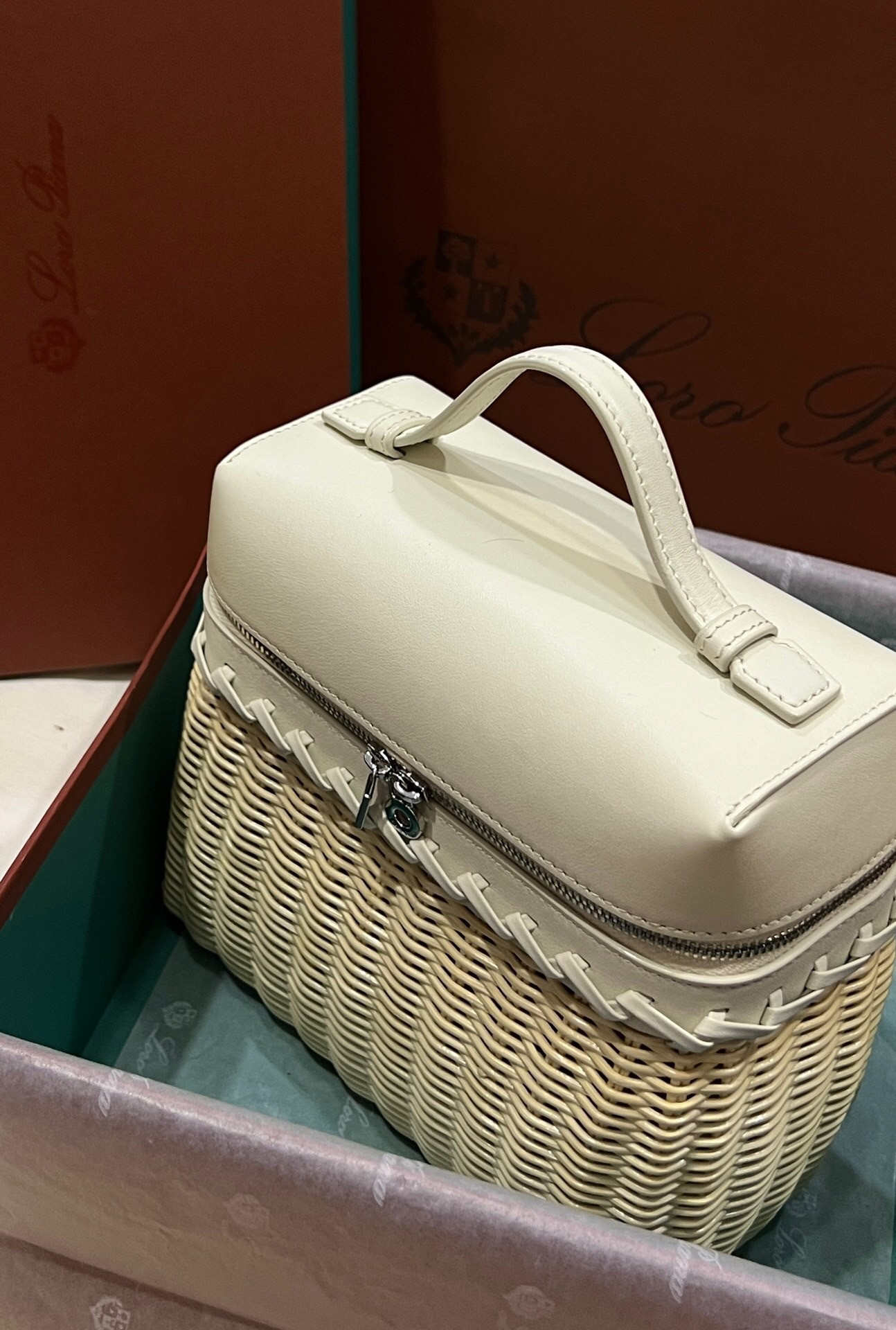 L0r0 P1ana Extra Pocket L19 Wicker Bag 17.5x21x10cm