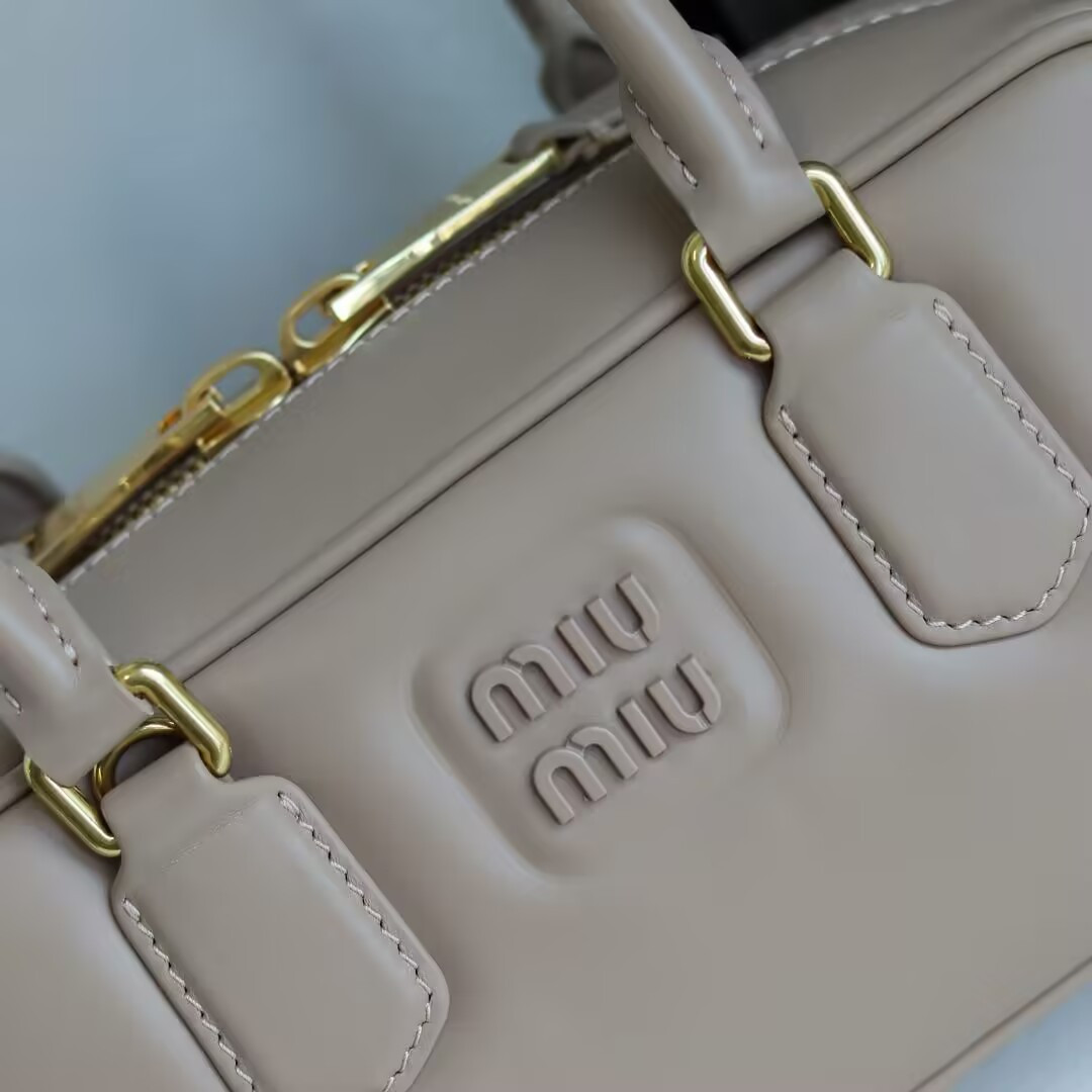 MIU MIU Arcadie leather bag 10.5x22x7.5cm