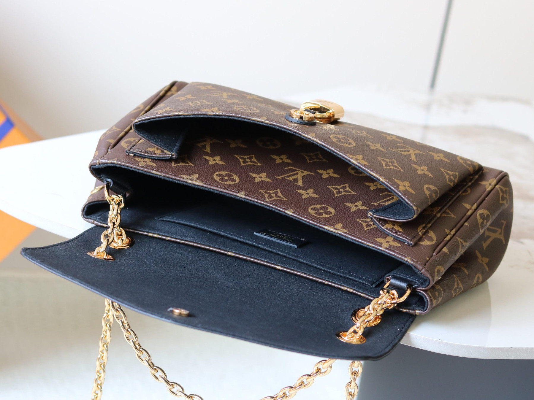 LV Saint Germain PM M26285 30.5x21x12.5cm