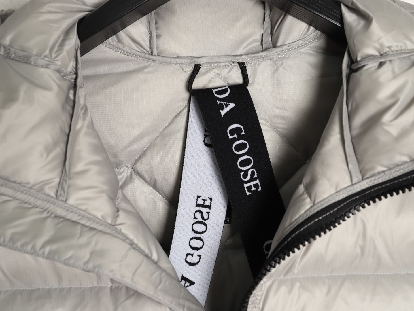 Can*a G00se Short Puffer jacket