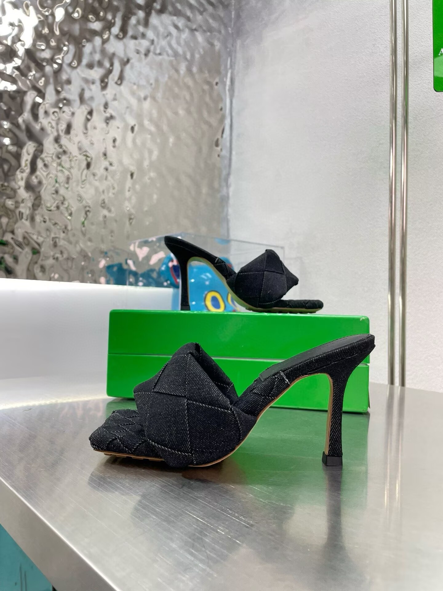 UA Bottega Veneta Lido Slides