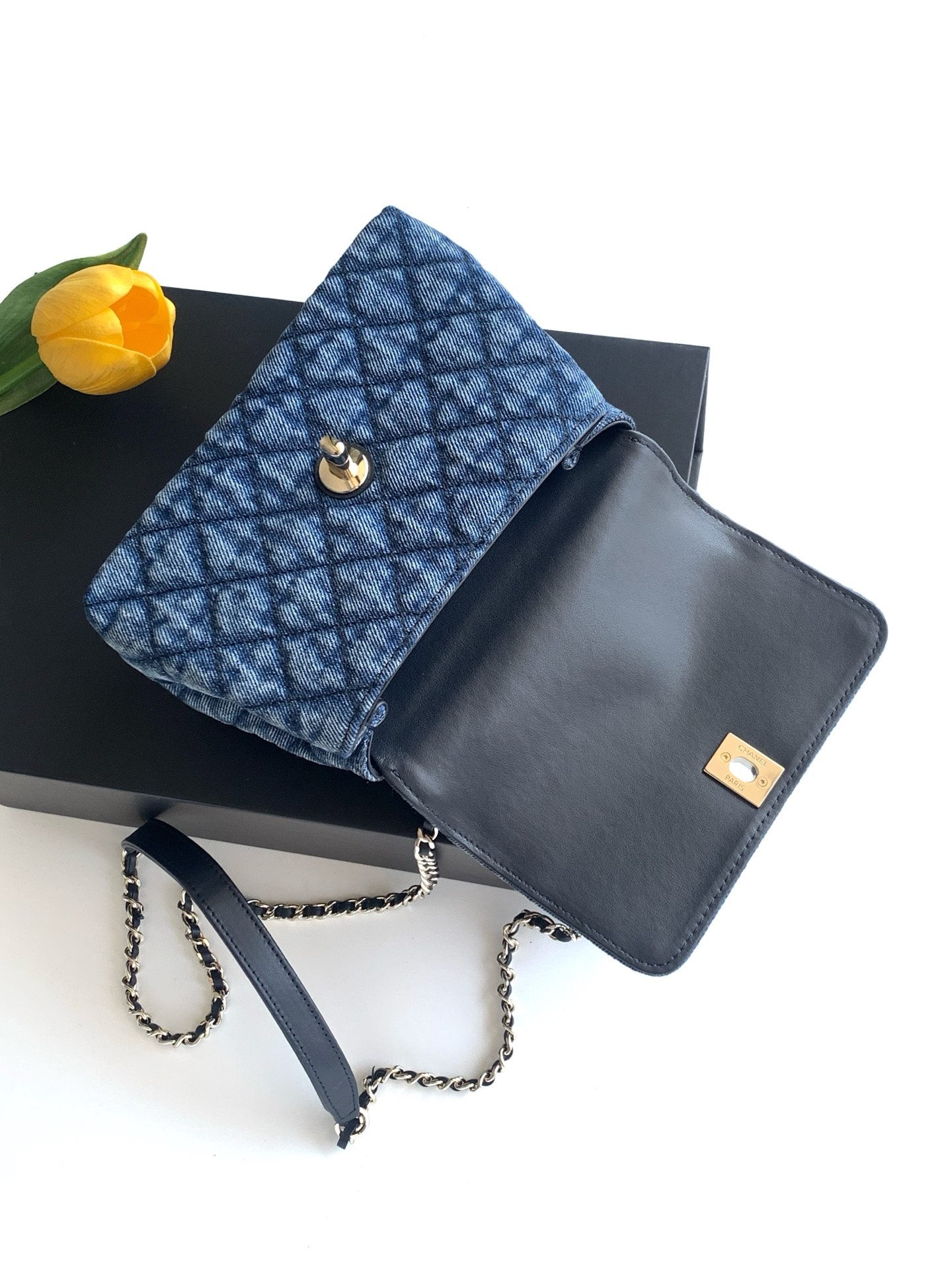 Ch**el coco clutch with chain 13x19x9cm