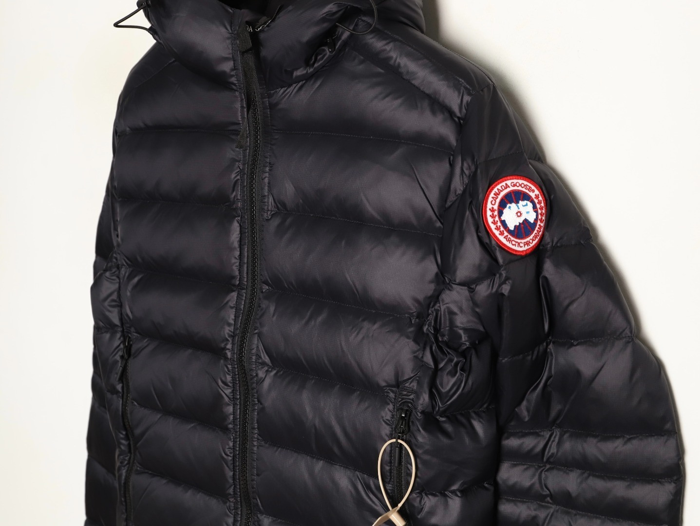 Can*a G00se Short Puffer jacket