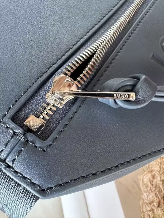 LOEWE Convertible sling in classic calfskin 32.5x9x12.3cm