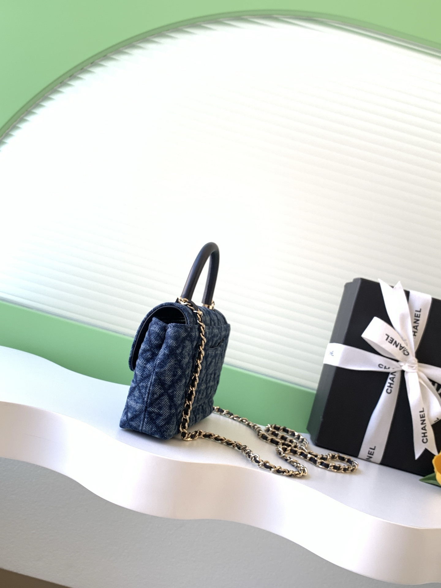 Ch**el coco clutch with chain ap4244 11.5x14.5x5.5cm