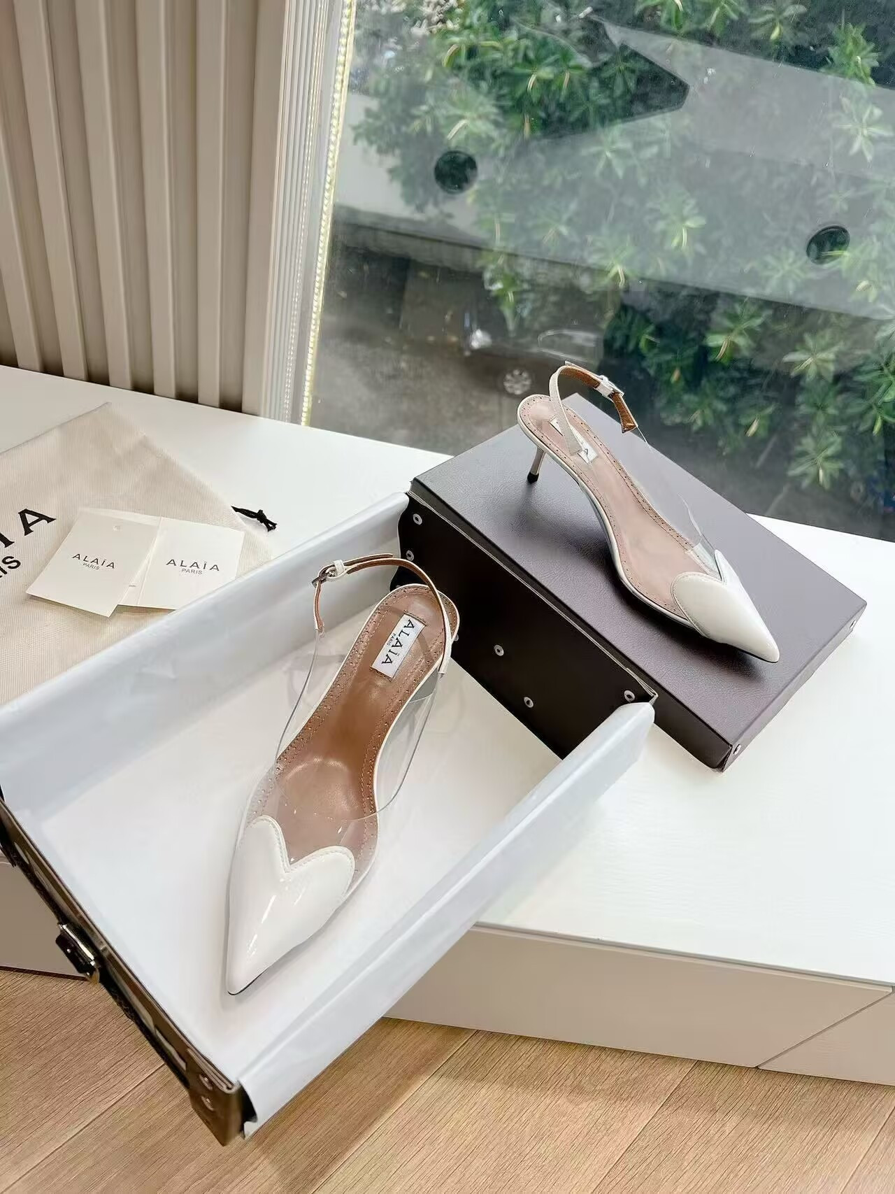 UA ALAÏA Le Coeur Plexi Heart-Toe Slingback Pump 5.5cm Heel