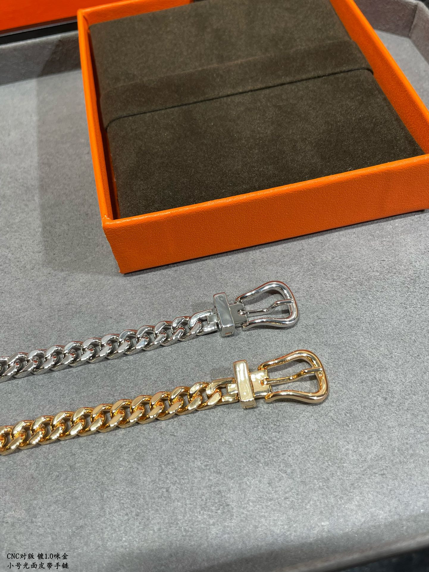 H**me5 Small size smooth leather belt Bracelet