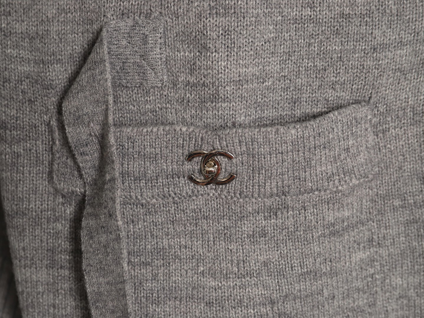 Ch**el Knitting Cardigan