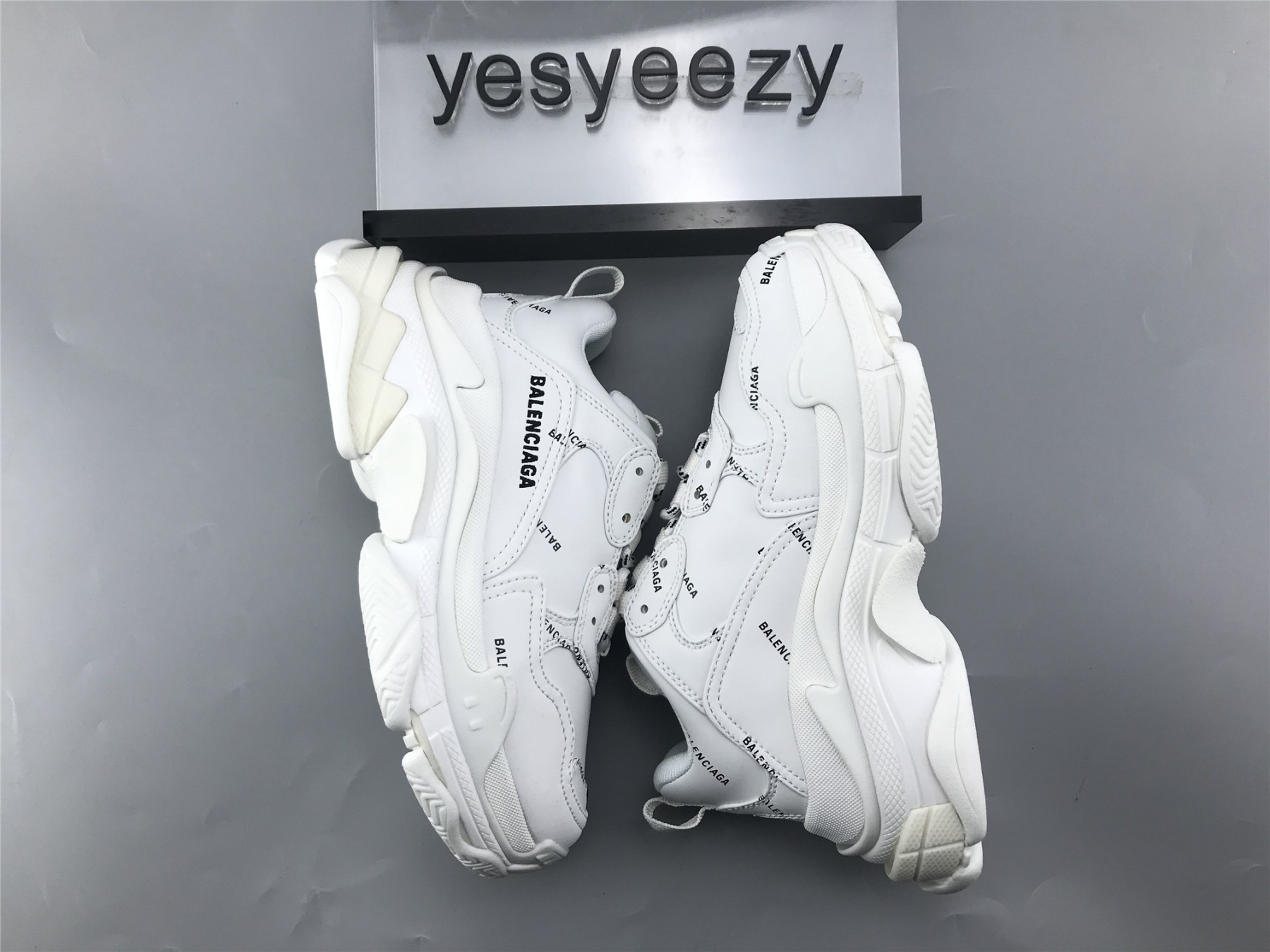 UA TRIPLE S SNEAKER WHITE