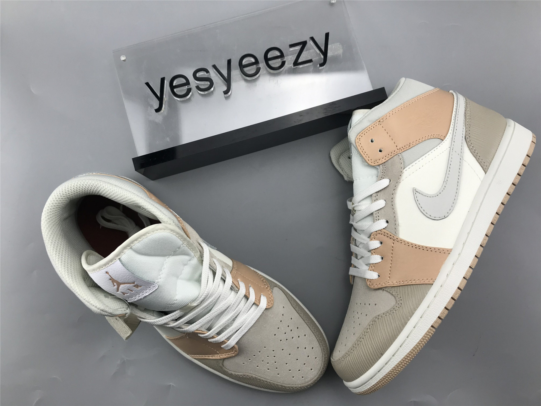 UA  AIR JORDAN 1 MID "MILAN"