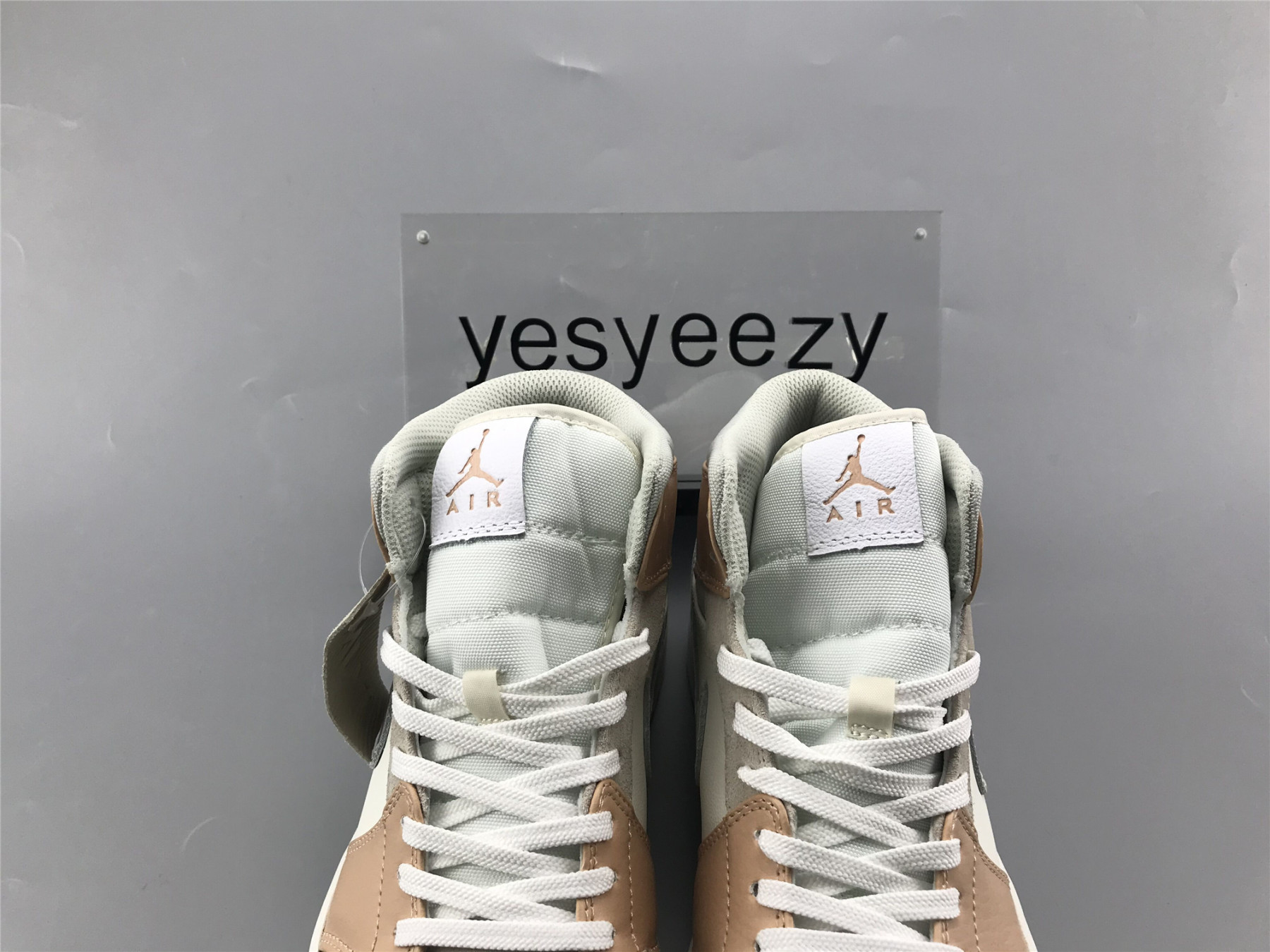 UA  AIR JORDAN 1 MID "MILAN"