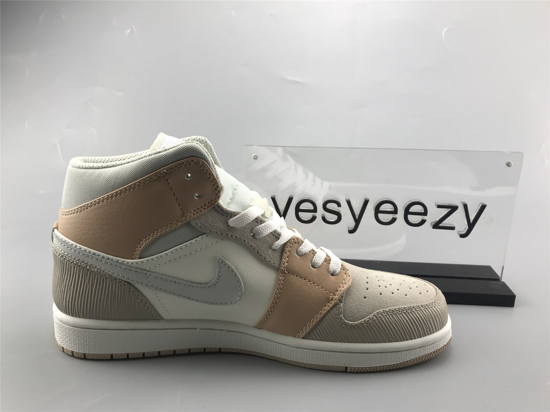 UA  AIR JORDAN 1 MID "MILAN"