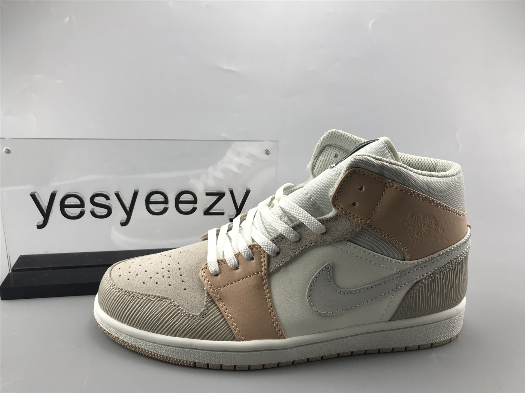 UA  AIR JORDAN 1 MID "MILAN"