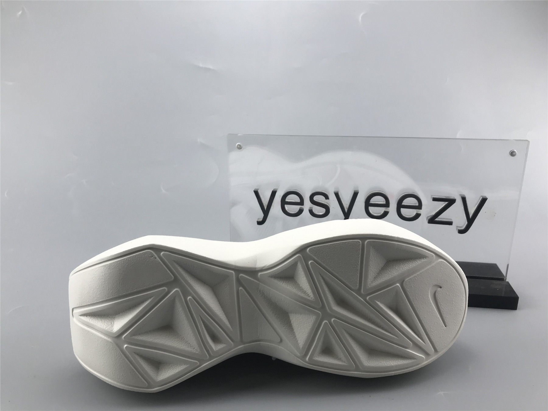 UA NIKE WMNS ZOOM VISTA LITE WHITE