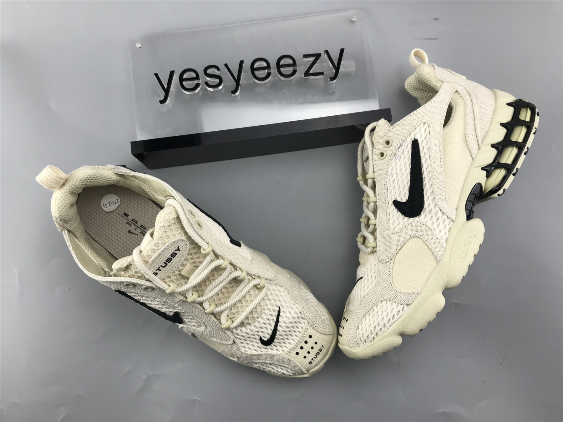 UA NIKE STUSSY X AIR ZOOM SPIRIDON CAGED "FOSSIL"