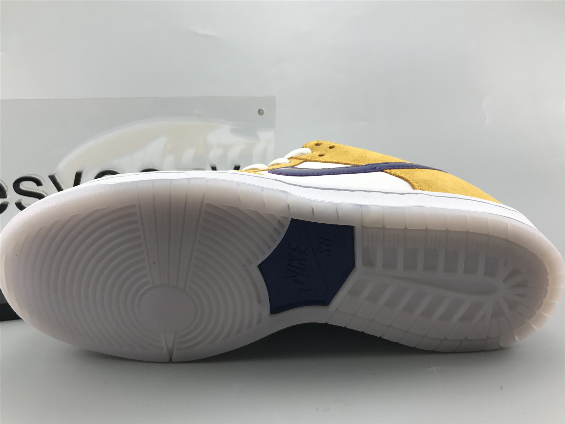 UA NIKE DUNK LOW PRO SB "LASER ORANGE"