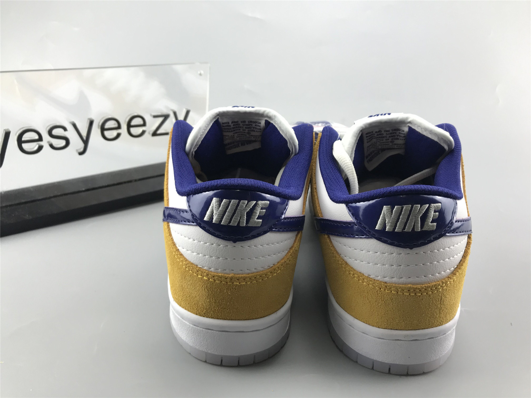 UA NIKE DUNK LOW PRO SB "LASER ORANGE"